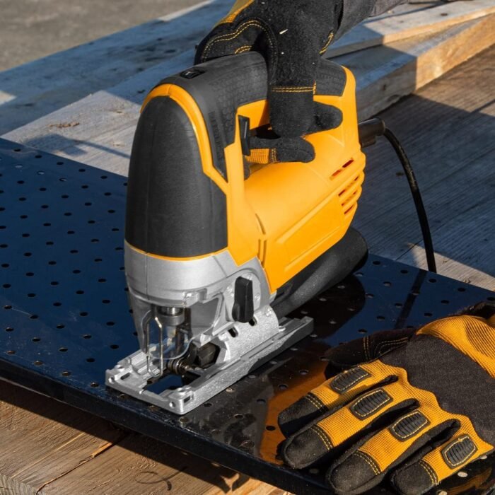 Ingco 650W Variable Speed Jigsaw with Blade Kit – Corded Jig Saw for Wood and Metal